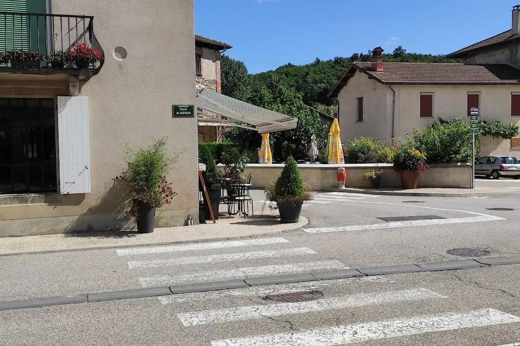 Belle Villa Familiale A La Campagne Et Sa Piscine Chevrieres  Francia